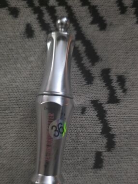Benefit Silver Eye Primer - Metallic Silver Tube